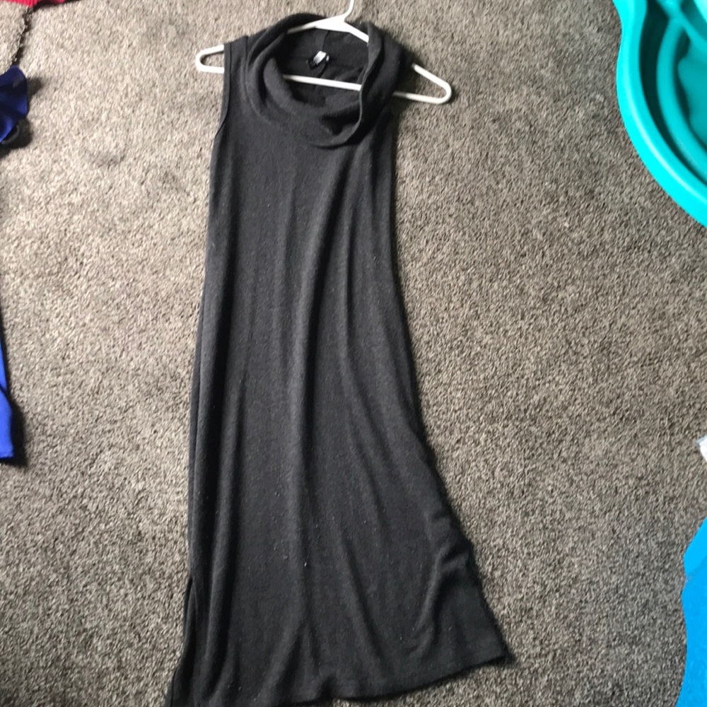 Sweater no sleeve knee high fitting dress small